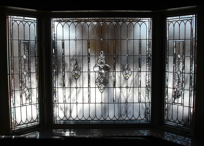 BEVELLED GLASS